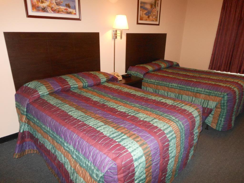 Intown Suites Extended Stay Select Hampton Va Exterior photo