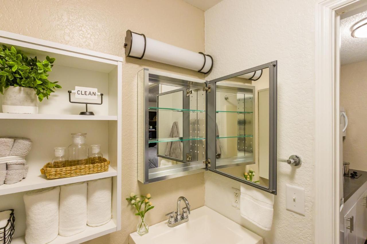 Intown Suites Extended Stay Select Hampton Va Exterior photo